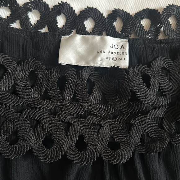 JOA Los Angeles Black Crepe Blouse - Picture 2 of 4